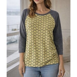 LuLaRoe Randy Baseball Tee Womens Large Yellow Grey Geometric Raglan 3/4 Sleeve